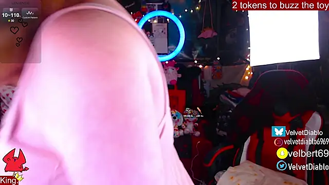 Snapshot of VelvetDiablo chatting on 19, 2, 2025 VelvetDiablo online show from 19, 2, 2025