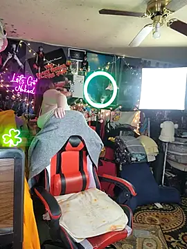 Snapshot of VelvetDiablo chatting on 1, 3, 2025 VelvetDiablo online show from 1, 3, 2025