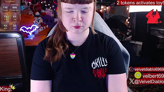 Snapshot of VelvetDiablo chatting on 9, 9, 2025 VelvetDiablo online show from 9, 9, 2025