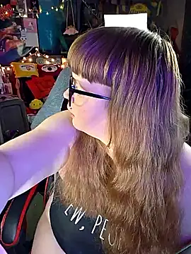 Snapshot of VelvetDiablo chatting on 11, 9, 2025 VelvetDiablo online show from 11, 9, 2025