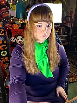 Snapshot of VelvetDiablo chatting on 4, 10, 2025 VelvetDiablo online show from 4, 10, 2025