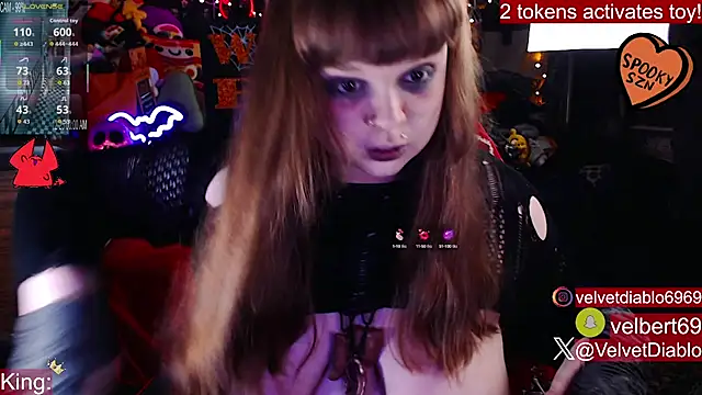 Snapshot of VelvetDiablo chatting on 8, 10, 2025 VelvetDiablo online show from 8, 10, 2025