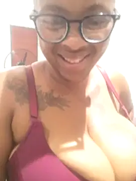 CuteHoney92 online show from 5, 1, 2026