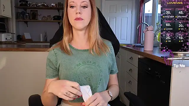 Snapshot of stripmequick chatting on 16, 9, 2025 stripmequick online show from 16, 9, 2025