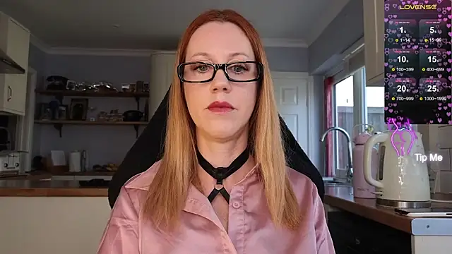 Snapshot of stripmequick chatting on 18, 9, 2025 stripmequick online show from 18, 9, 2025