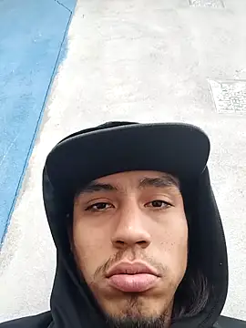 AlexAlejandro13 online show from 8, 4, 2026