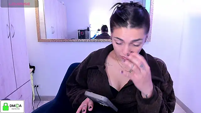 Snapshot of EricaVanderhill chatting on 10, 7, 2026 EricaVanderhill online show from 10, 7, 2026