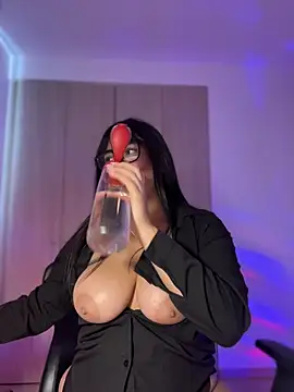 Roxxannne online show from 26, 6, 2026