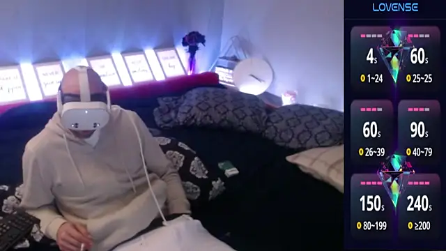 Snapshot of MaxRouger chatting on 26, 9, 2025 MaxRouger online show from 26, 9, 2025