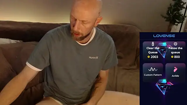 Snapshot of MaxRouger chatting on 19, 11, 2025 MaxRouger online show from 19, 11, 2025