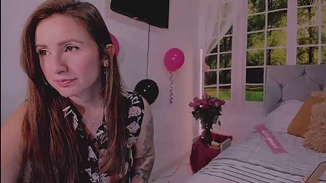 vanessabrown  online show from 21, 4, 2026