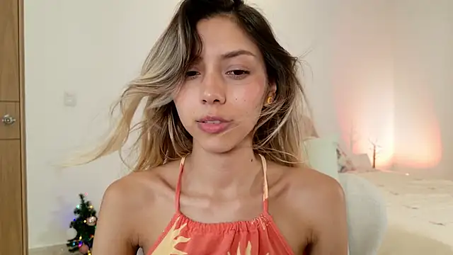 Snapshot of Sensualtease chatting on 12, 12, 2024 Sensualtease online show from 12, 12, 2024