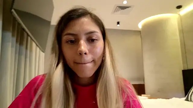 Snapshot of Sensualtease chatting on 23, 12, 2024 Sensualtease online show from 23, 12, 2024