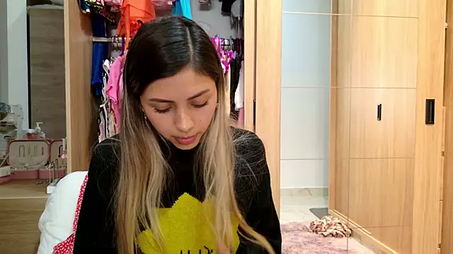 Snapshot of Sensualtease chatting on 19, 1, 2025 Sensualtease online show from 19, 1, 2025