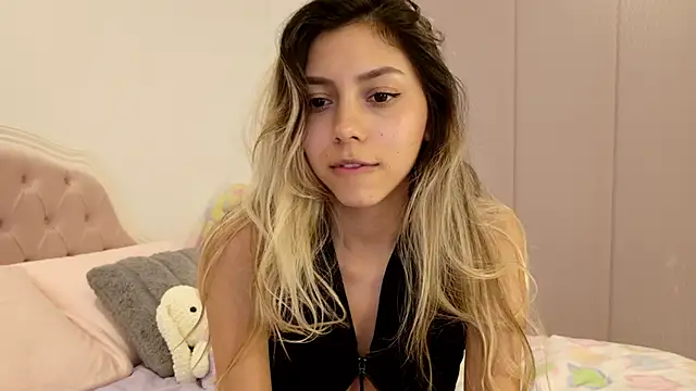 Snapshot of Sensualtease chatting on 14, 2, 2025 Sensualtease online show from 14, 2, 2025