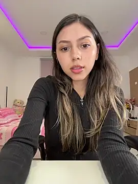 Snapshot of Sensualtease chatting on 4, 12, 2025 Sensualtease online show from 4, 12, 2025