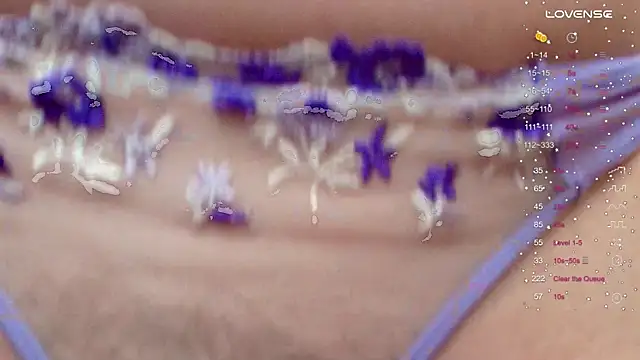 Snapshot of Vivian_cutie chatting on 14, 3, 2025 Vivian cutie online show from 14, 3, 2025