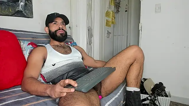 Snapshot of sweatyhairypig23 chatting on 16, 1, 2026 sweatyhairypig23 online show from 16, 1, 2026