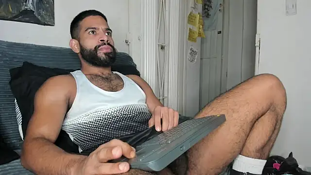 Snapshot of sweatyhairypig23 chatting on 8, 2, 2026 sweatyhairypig23 online show from 8, 2, 2026