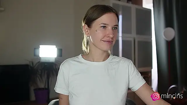 melanielwithu online show from 18, 3, 2026