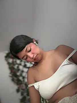 Peach Girll online show from 30, 7, 2026