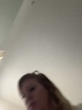 Lexi Shocker online show from 28, 2, 2025