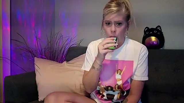 Lexi Shocker online show from 26, 9, 2025