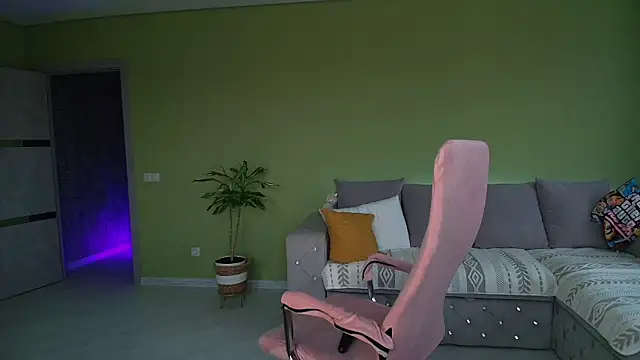 Cuddle Cat online show from 29, 4, 2026