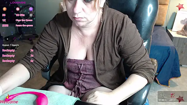 Barbiegomez online show from 8, 2, 2025