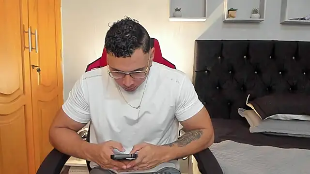 tyler hank01 online show from 30, 3, 2026