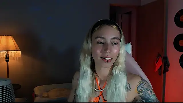 Saucy Jenn online show from 5, 1, 2025