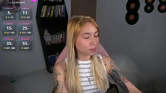 Saucy Jenn online show from 17, 9, 2025