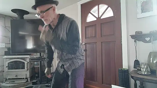 MoonDancer online show from 11, 2, 2025