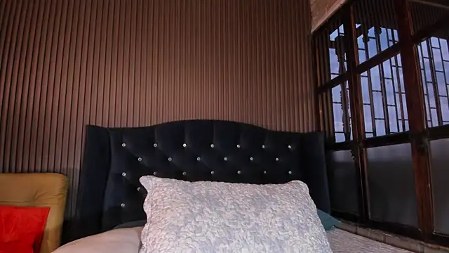 JuliaDawson  online show from 14, 2, 2026