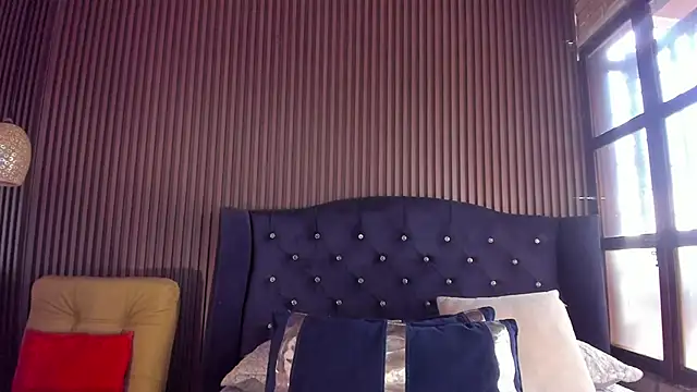 JuliaDawson  online show from 27, 7, 2026