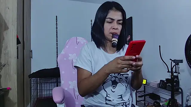 Snapshot of Hannah-grace chatting on 29, 5, 2026 Hannah-grace online show from 29, 5, 2026