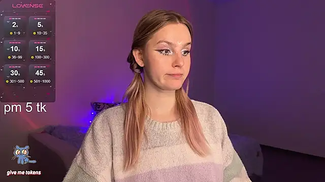 Chanel Gill online show from 5, 2, 2025