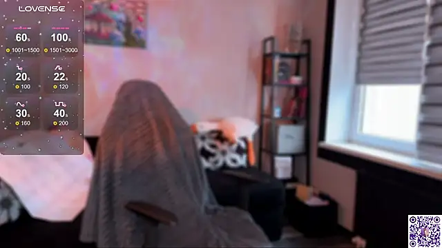 Chanel Gill online show from 9, 11, 2025