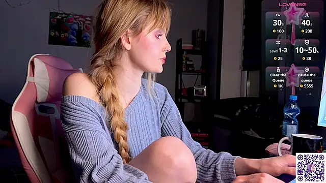 Chanel Gill online show from 12, 4, 2026