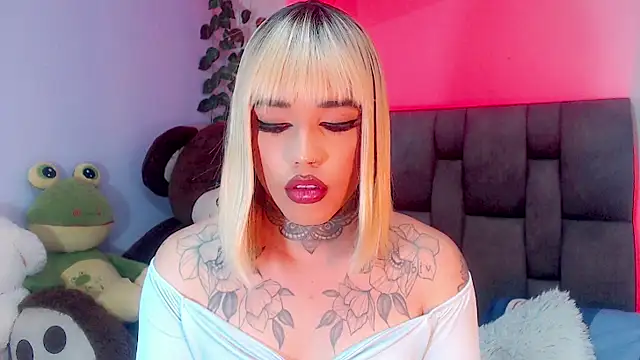 Snapshot of little_star_porn chatting on 6, 3, 2025 little star porn online show from 6, 3, 2025