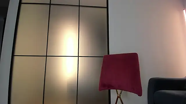 Lunaonekiss online show from 13, 10, 2025