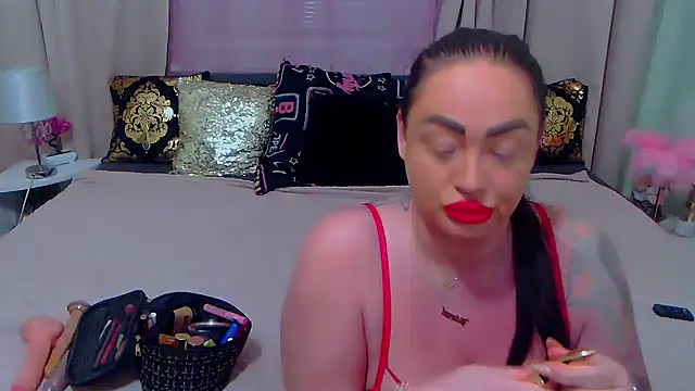 Snapshot of BustyVicky chatting on 7, 12, 2024 BustyVicky online show from 7, 12, 2024