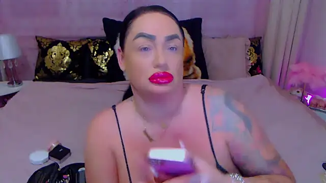 Snapshot of BustyVicky chatting on 26, 11, 2025 BustyVicky online show from 26, 11, 2025