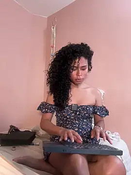 GabriSaenz online show from 3, 12, 2024