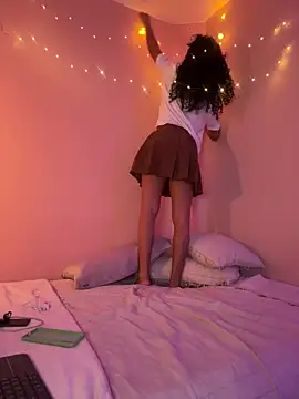 GabriSaenz online show from 11, 12, 2024