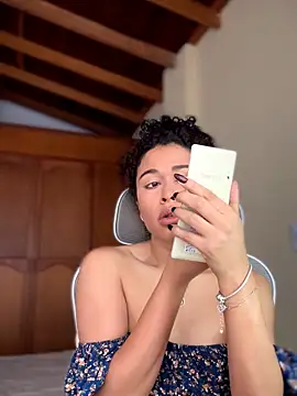 GabriSaenz online show from 25, 11, 2025