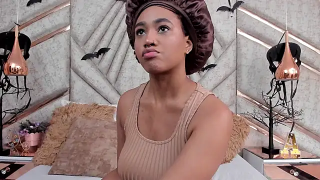 Snapshot of AgataRinaldi chatting on 9, 11, 2025 AgataRinaldi online show from 9, 11, 2025