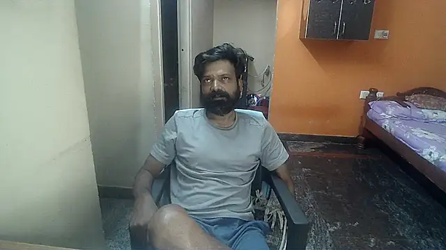 Snapshot of Indiaguy4u chatting on 4, 1, 2025 Indiaguy4u online show from 4, 1, 2025