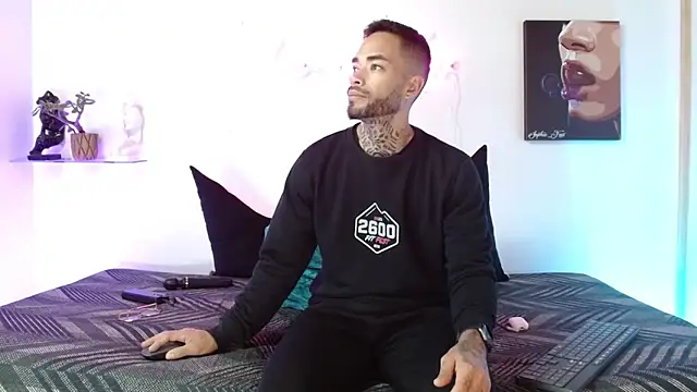 SophieFoxx17 online show from 23, 4, 2026