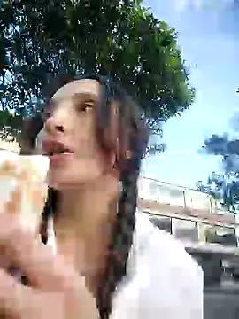 Snapshot of _Laary chatting on 10, 12, 2024 Laary online show from 10, 12, 2024